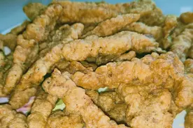 四川老家“炸酥肉”的传统做法，外酥里嫩，比饭店都还好吃视频封面