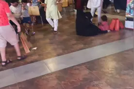 孟加拉eid节日期间商场全是人的壮观场景视频封面