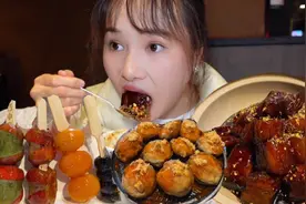 红烧肉中的天花板！不爱吃肥肉的人都觉得好吃！武汉美食探店视频封面