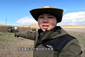 广东女孩骑行西藏，翻越317最后一座山体力不支，终于到达那曲视频封面