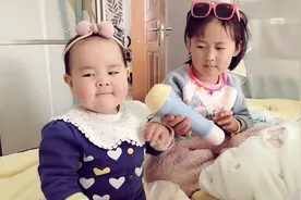 10个月宝宝会很多本领了，再见鼓掌都会了，还学姐姐唱歌真厉害视频封面