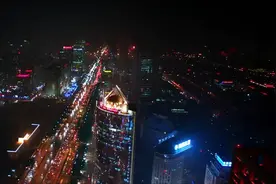 父女俩喝得烂醉，醒来发现竟在一张床上，太尴尬了视频封面