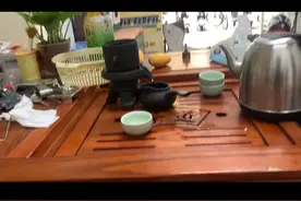 #装锁视频#同城视频 更换玻璃门地锁视频，沉浸式观看视频封面