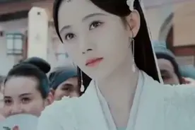 孤勇者这首歌表达了卑微的生活和梦想并不能击垮每个平凡的奋斗者视频封面