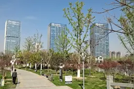 大城之城！一城一中心三线城市商丘市中心城区建业总部港城市地标