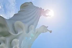 香港富商李嘉诚发心兴建的慈山寺，素白观音聖像总高七十六米。视频封面