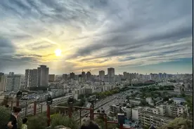 新疆乌鲁木齐2日游详细攻略视频封面