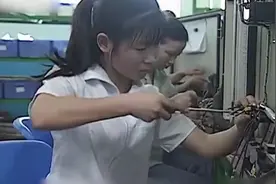 为什么现在我们的收入越来越高，幸福指数却越来越低视频封面