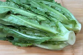 油麦菜别总是炒着吃了，教你一个新吃法，营养美味清脆爽口