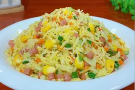 蛋炒饭怎么炒最好吃？大厨教你正确做法，出锅粒粒分明，香味四溢视频封面