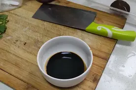 鸡蛋黄这样做，农村土方法熬制鸡蛋油，老祖宗传下来的，有妙用处
