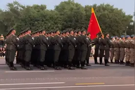 来自中国军人的压迫感 #致敬中国人民解放军 #中国仪仗队视频封面