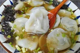 煮速冻饺子，用冷水和开水都不对，教你一招，不破皮不露馅不粘锅视频封面