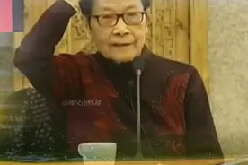 婴儿头顶为什么会跳动？左右手为什么不一样大？视频封面