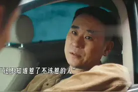 儿子放学被小混混打成骨折，不料下秒硬核父亲霸气复仇视频封面
