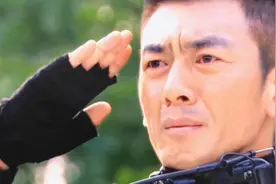 男人在执行拆弹任务时，竟被无理取闹的女友推到地雷上 #影视解说视频封面