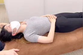 30岁大美女的一次按摩体验视频封面