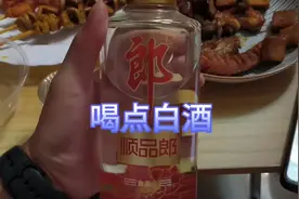 买了点烧烤，喝二两白酒再喝一瓶啤酒，看看血糖会升高多少？