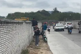 追拍飞机的人视频封面