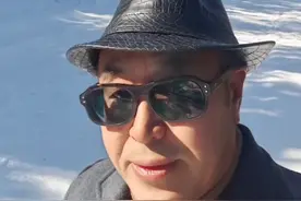 沉舟侧畔千帆过，病树前头万木春。视频封面