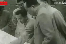 毛主席视察武汉长江大桥，连问2遍同一个问题，答案也是一样的视频封面