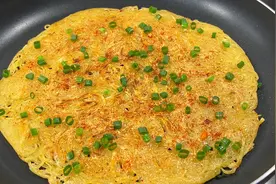 烙土豆饼，千万别放鸡蛋和面粉了，像我这样做，外焦里软，太香了视频封面