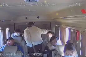 濮阳车祸，一车乘客没有一个是无辜的，女人啊，不作不会出事！视频封面