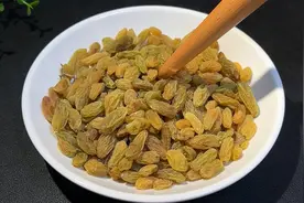 补药一堆不如这样吃葡萄干，教你葡萄干养生吃法，精力旺盛体力好视频封面