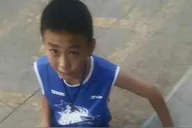 发现有小孩哥打烟卡，直接野了视频封面