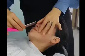 女士修面刮脸理容合集视频封面