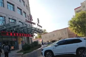 黑龙江齐齐哈尔，实拍赫赫有名的大医院，让人颠覆想象视频封面