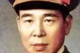一度官至副国级的开国上将：去世前，坚持让人帮他穿上55式军服视频封面
