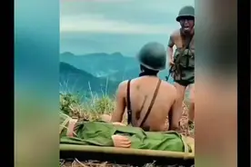 铁骨铮铮的战士也经不起战友的离去，嚎啕大哭#对越自卫反击战视频封面