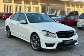 💖💖💖3.98万！
到期处理，14年奔驰C260，1.8T204匹马力优雅版