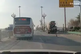 河堤路入百年大道，慢行保安全视频封面