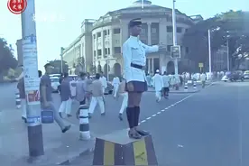 1964年印度孟买影像：高楼耸立轿车遍地，一副发达国家气息！视频封面