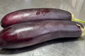 厨师长教你凉拌茄子的家常做法，步骤详细，软嫩入味下酒又下饭视频封面