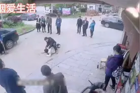 外卖小哥勇敢夺刀救人，为他的英雄事迹点赞视频封面