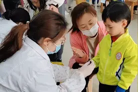 弟弟幼儿园体检，由于要检查私密部位，从前一晚就开始抗拒抵触😄视频封面