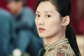 男人给妻子送饭不料却看到妻子和前男友在一起，男人居然这样做视频封面