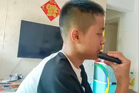12岁的儿子身体吸收好，才六年级就长到了170还长胡子，长太猛视频封面