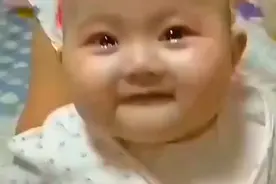 断奶的宝宝，一天没见妈妈，晚上见到妈妈委屈满脸泪水视频封面