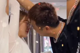 突然撩女朋友，看女朋友的反应视频封面