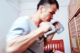 要想怎样看出一个人是不是练家子，就看小手臂肌肉就够了视频封面