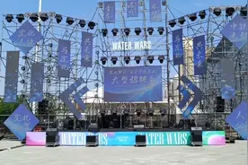 大学青年教师装作本科应届生去招聘会，试试能找到对口工作吗？视频封面
