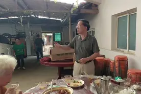 去熊家冢路上，午饭后听湖北黄石原散文学会会长范国强老师诗朗诵视频封面