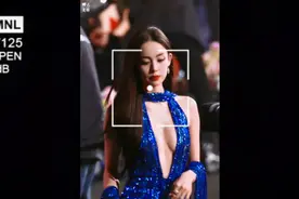 古力娜扎冰面蓝裙深V凸显傲人身材，太迷人了。视频封面