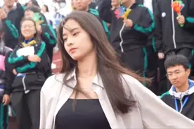 盘点各大高校运动会开幕式高燃瞬间，一出场就是焦点！视频封面
