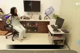 太吓人了，升降椅突然爆炸，女孩被送进医院抢救视频封面