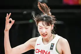 总决赛！中国女篮vs日本女篮，韩旭仙女下凡不可思议，李缘爆发了视频封面